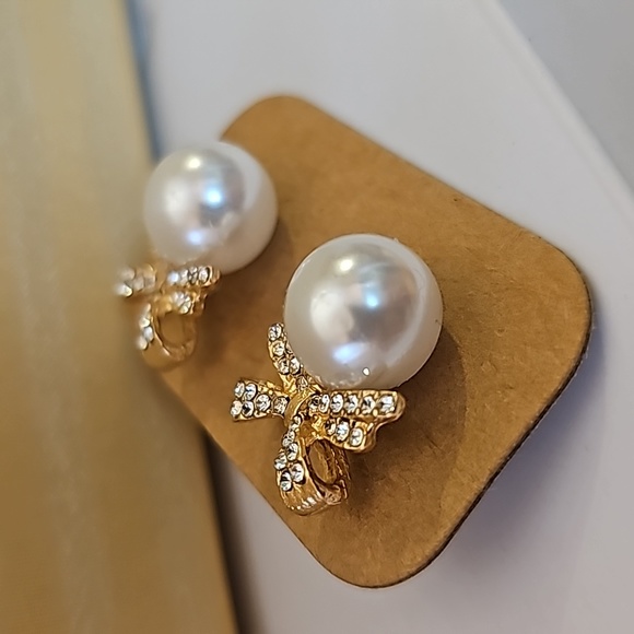 Pearl Rhinestone Bow Earrings NWOT - Picture 3 of 4